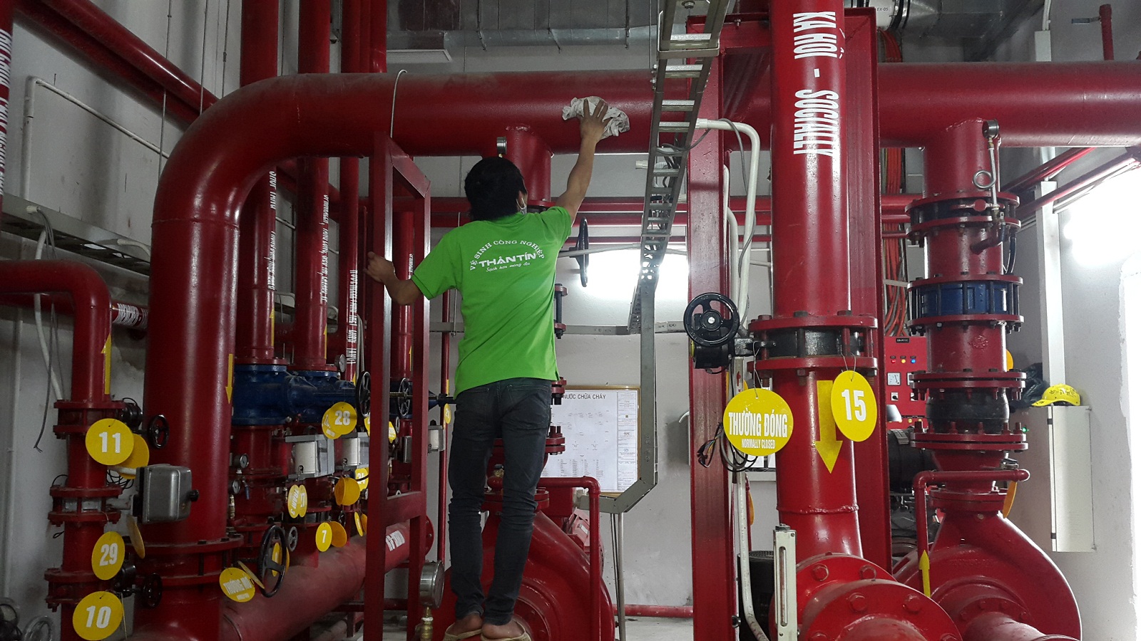 DV vệ sinh công nghiệp